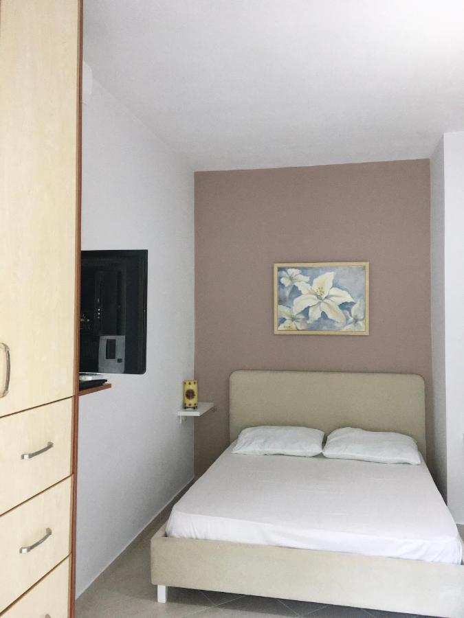 Lr Apartments Sarande Exterior photo